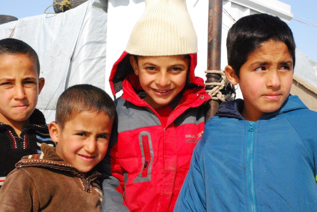 Libanonreise 2014 (15) - Kinder mit gespendeten Mützen und Schals